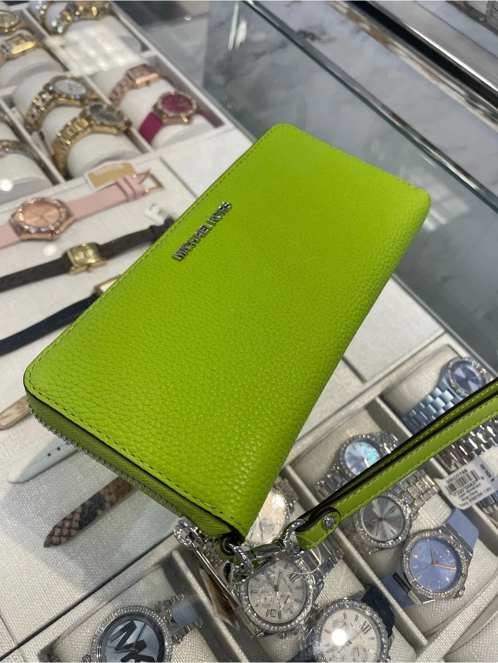 Michael Kors Lg Pebbled Leather Continental Wallet Wristlet Phone Holder  Lime N